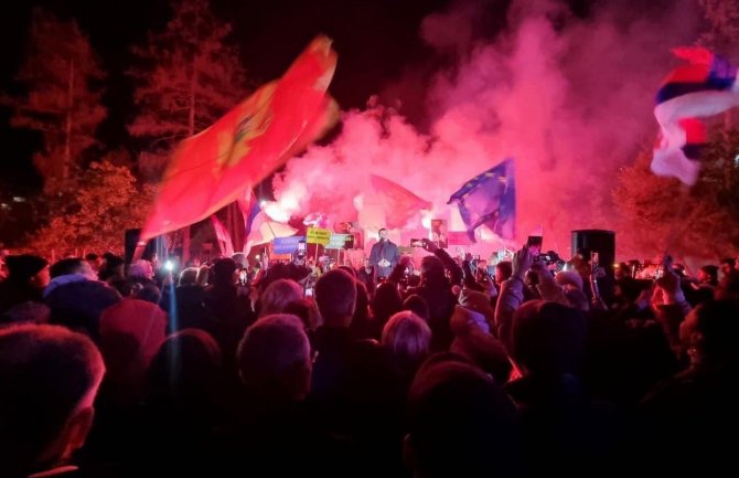 Autobusima došli na protest u BP: 