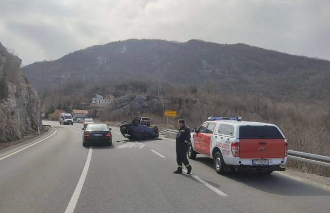 Saobraćajna nesreća na putu Cetinje - Budva, pričinjena veća materijalna šteta