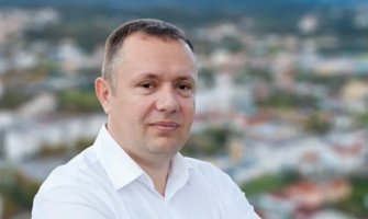 Lunjić: URA nije imala hrabrosti da nastupi samostalno, pa se sakrila iza četiri partije 