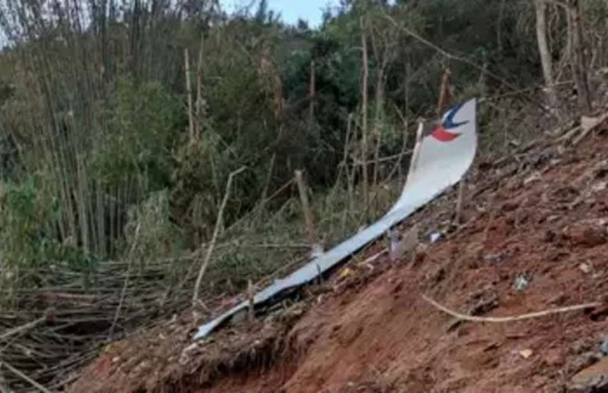 Nema preživjelih u padu kineskog aviona,nije pronađena ni crna kutija