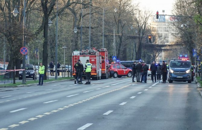 Automobil udario u zgradu ruske ambasade u Rumuniji