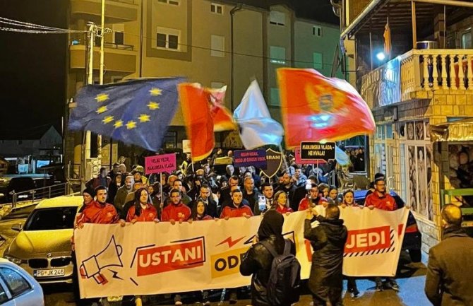 Protest Demokrata u Petnjici, Bečić: Ne brukajte više Crnu Goru, ne maltretirajte građane