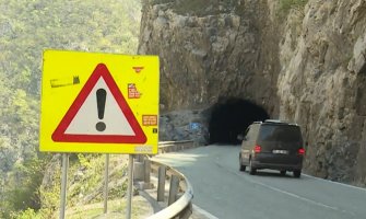 Najduži tunel u Platijama bez rasvjete: Vozi kako se ko snađe