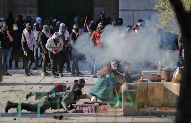 Sukobi na svetilištu u Jerusalimu, ranjeno najmanje 17 Palestinaca