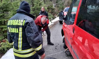 Vatrogasci spasili grupu od 18 turista na prevoju Štuoc