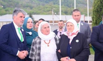 Humanista iz Bijelog Polja Hajriz Brčvak majke Srebrenice šalje na umru