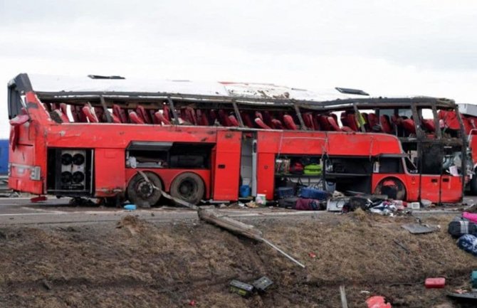 Sudar autobusa i cisterne za gorivo u Ukrajini, veliki broj mrtvih