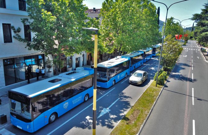 Podgoričani se vozili novim autobusima