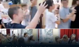 Na školskoj priredbi djeca pjevala: Ne volim te Ailja zato što si balija