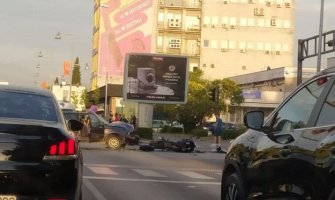 PG: Sudar automobila i motocikla, dvije osobe povrijeđene