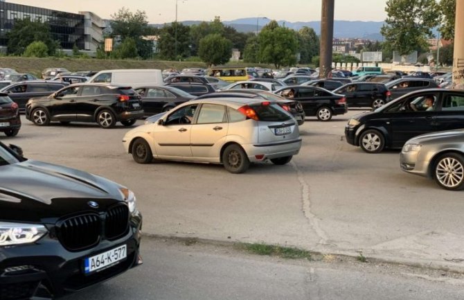 Nekontrolisan rast cijena goriva u BiH: U Sarajevu organizovana protesna vožnja, građani poručili da neće dozvoliti da cijena dizela skoči na dva eura