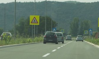 Vozači ne prate saobracajne znake , svakodnevno u riziku od udesa