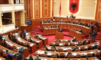 Parlament Albanije usvojio Rezoluciju o Srebrenici