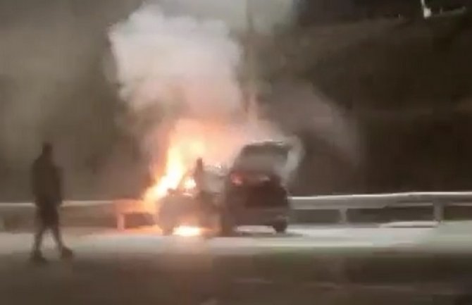 Treće vozilo u plamenu na autoputu (VIDEO)