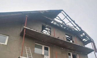 Izgorio krov kuće u Mojkovcu: Požar primijetili vatrogasci