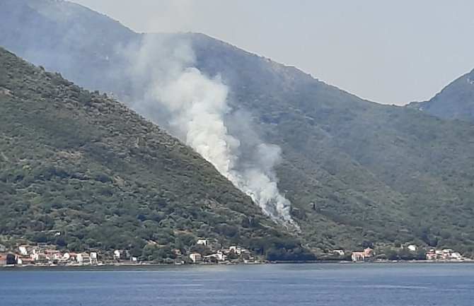 Požar na brdu Vrmac iznad Stoliva