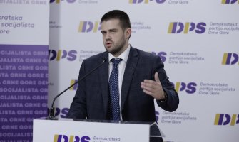 Nikolić: Abazović je odlučio da ga istorija pamti kao potrošenog slugu stranih interesa, umjesto evropskog premijera