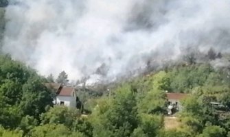 Vatrogasci u Nikšiću gase požare na terenu oko Nudola
