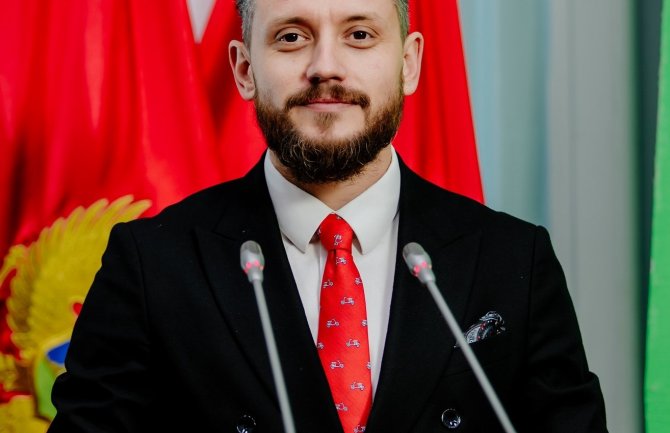 Radovanić: Da Đukanović nije imao kriminalnu agendu, davno bi bili u EU