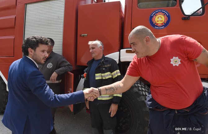 Svi koji učestvuju u gašenju požara biće nagrađeni od države