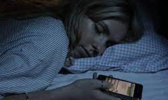 Da li mobilni zrači dok spavamo ?