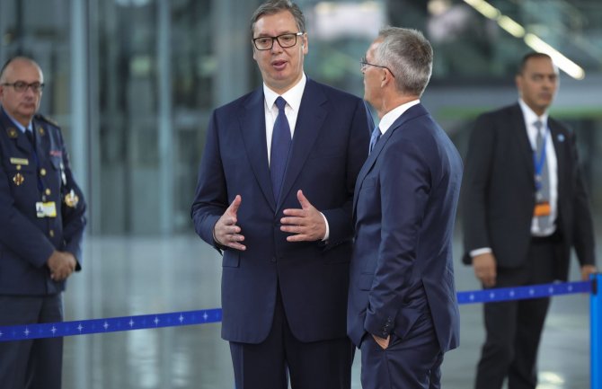 Vučić obavijestio Stoltenberga o incidentima, Kfor spreman da reaguje ako zatreba