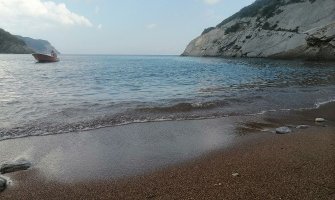 Spašene dvije žene sa plaže Crvena stijena