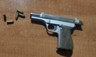 HN: Kod motocikliste pronađen pištolj sa metkom u cijevi, uhapšen