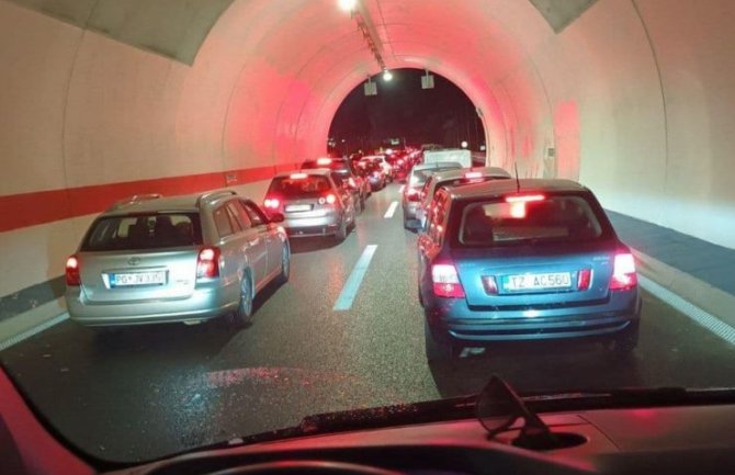 Nestanak struje izazvao saobraćajni kolaps na auto-putu