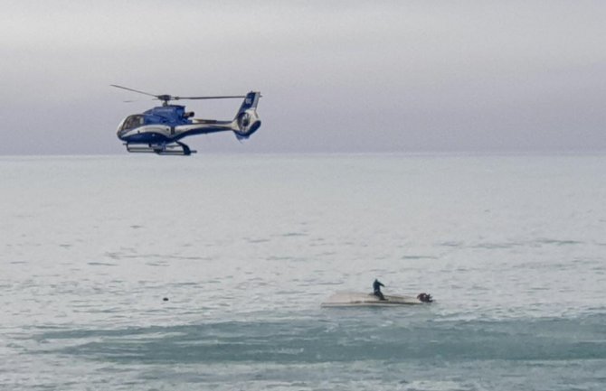 Novi Zeland: Petoro mrtvih prilikom prevrtanja broda, mogući sudar s kitom