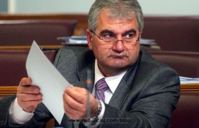 Preminuo Vaselj Siništaj