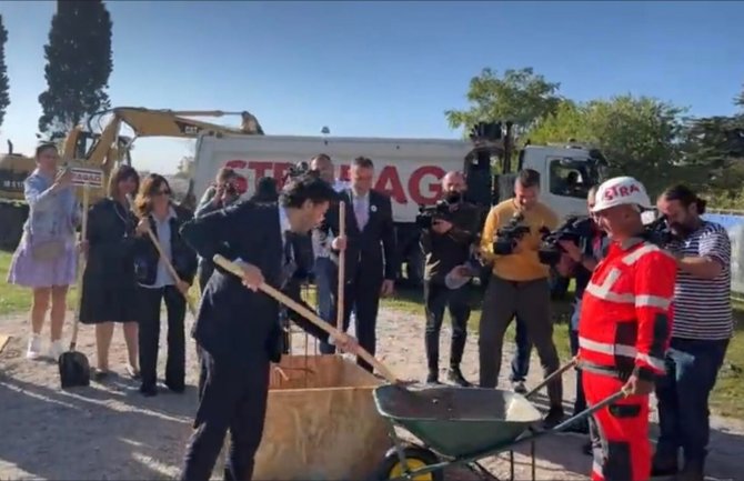 Abazović: Želimo da jačamo zdravstveni sistem, neka ovo bude početak neke ljepše Crne Gore