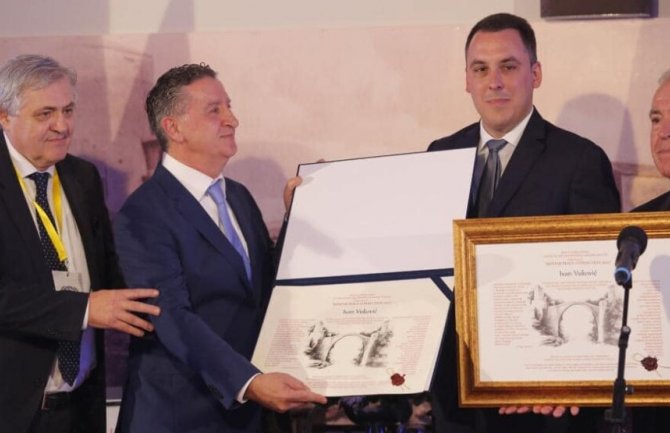 Vuković primio nagradu Mostar Peace Connection 2022