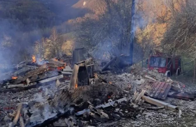 Požar u Pljevljima: Kuća u Bukovici izgorela do temelja