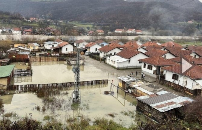 Nevrijeme ugrozilo izbjegličko naselje u Beranama: Ugroženi Romi i Egipćani, morali da napuste kuće