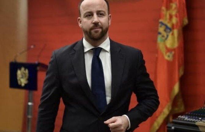 Nikolić komentarisao ostavku Marović: Počela sezona napuštanja potonulog Abazovićevog broda