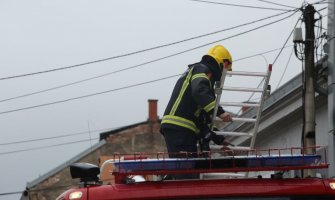 Beograd: Požar u stambenoj zgradi, stradala nepokretna žena