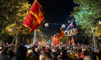 Novi protest u Podgorici: Hoćemo izbore, ne ljubimo ni lance, ni katance, Crna Gora neće u “srpski svet”