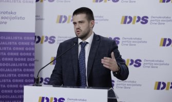 Nikolić: SDT bi da krivično goni poslanike DPS-a i SD-a; Nikolić: Politički progon po nalogu Abazovića