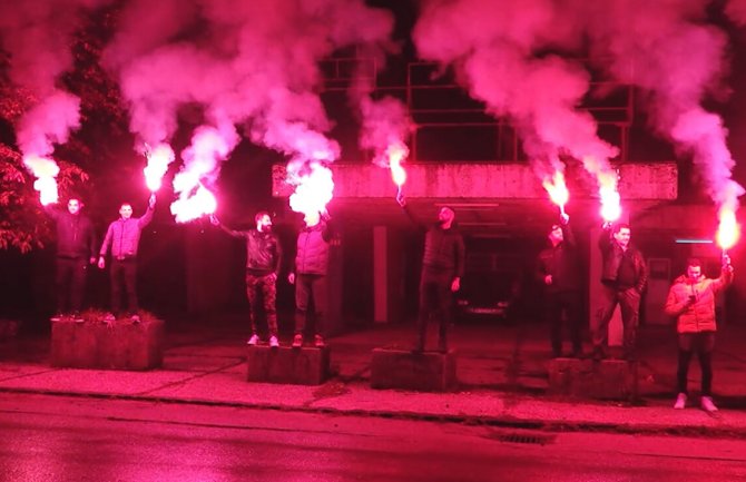 Željezarci vatrometom proslavili dogovor EPCG-a i Tosčelika