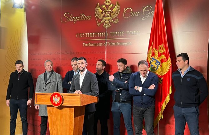 Živković: Dogodio se ustavni puč, odgovor će biti protesti, blokiraćemo saobraćajnice