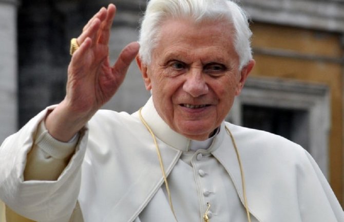 Preminuo papa Benedikt XVI