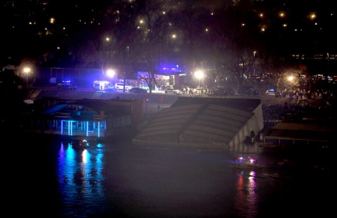 Beograd: Potonuo splav tokom dočeka, gosti evakuisan