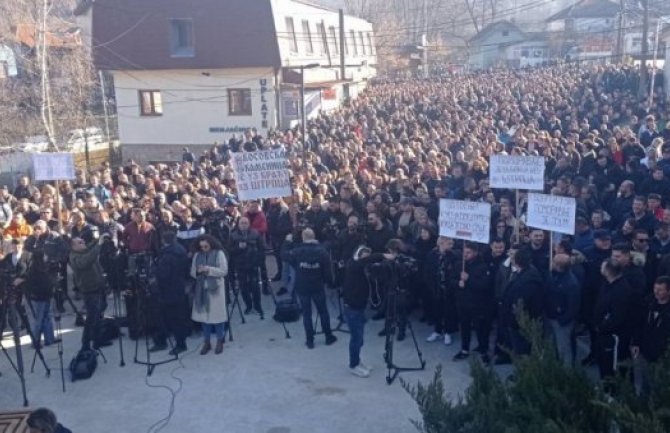 Održan protest u Štrpcu: Neće nas uplašiti ni otjerati oni koji pucaju