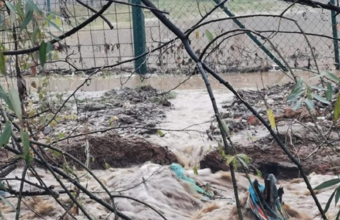 Ibar se izlio u Raški, ne rade vrtići i škole