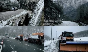 Zbog odrona na auto putu zabranjen saobraćaj za autobuse i teretni saobraćaj preko 3,5t