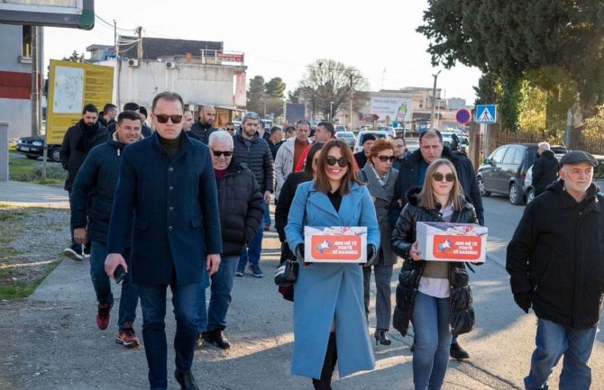 Demokrate predale listu za izbore u Tuzima: Na čelu Štjefan Camaj