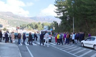 HN:Radnici Instituta blokirali magistralu, neće raditi tokom Praznika mimoze