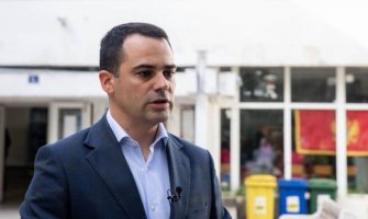 Raičević: Komunalna policija će već sjutra podnijeti krivičnu prijavu protiv investitora zbog uzurpacije i nelegalne gradnje na Črvanju uz Crvenu plažu