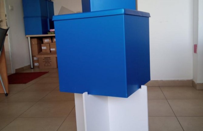 Obezbijeđeni uslovi za samostalno, tajno i dostojanstveno glasanje OSI na lokalnim izborima u Tuzima 